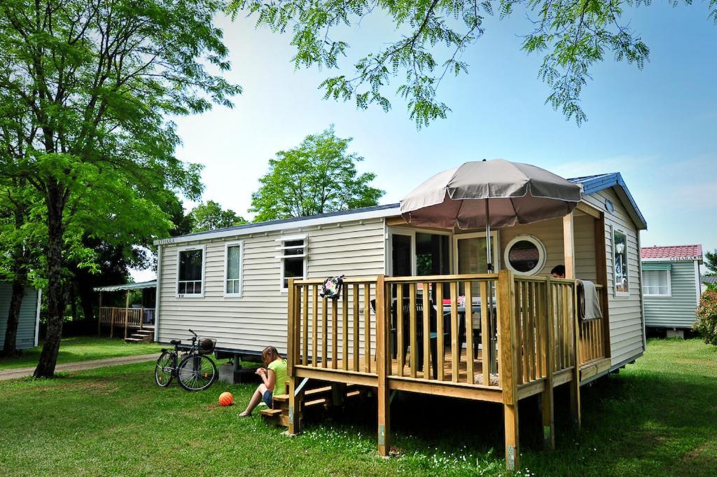 Camping Les Cigales Rocamadour Hotel Exterior photo